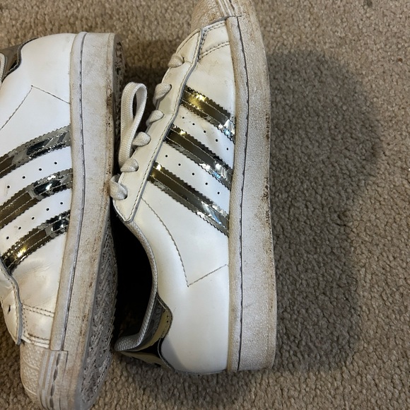 Adidas silver superstar excellent condition - Picture 2 of 4